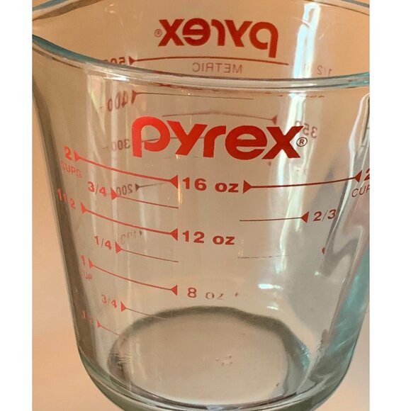 Pyrex 2 Cup Glass Measuring Cup - Picture 4 of 4